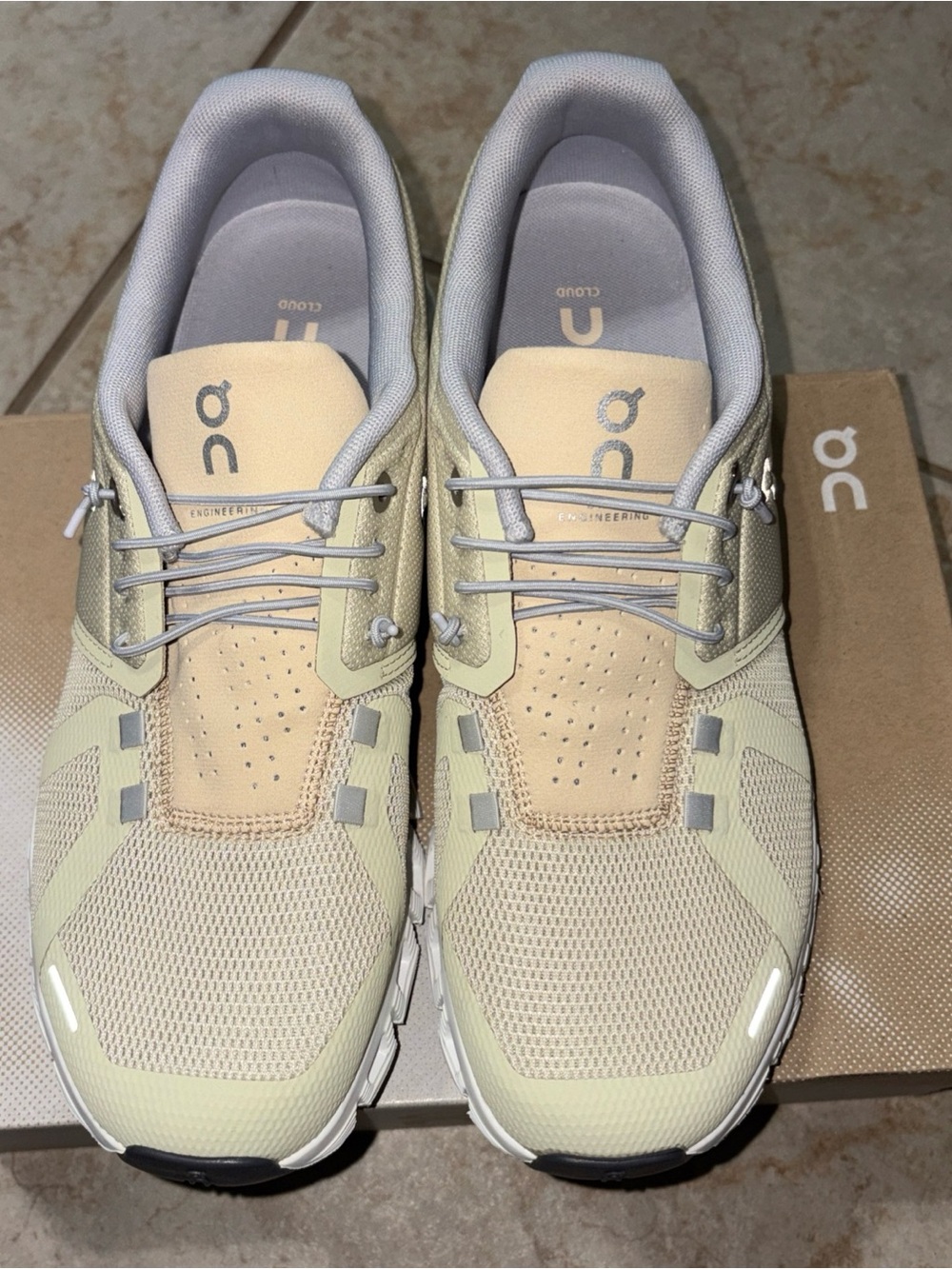 ON WOMEN’S CLOUD 5 HAZE SAND Running Shoes Brown- size 9- NEW - Picture 2 of 7